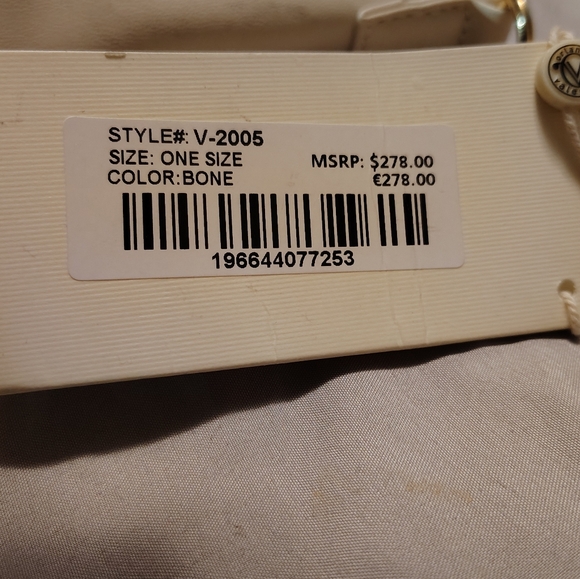 Elegant Valentino Orlandi Cream Quilted Handbag - Picture 3 of 7